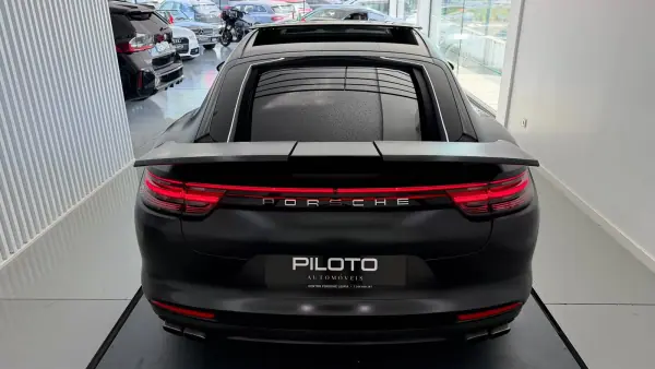 Porsche Panamera 2018 - 79990 EUR, 140973 km - AUTO.MOTO.pt - 140973km - foto 7 de 36