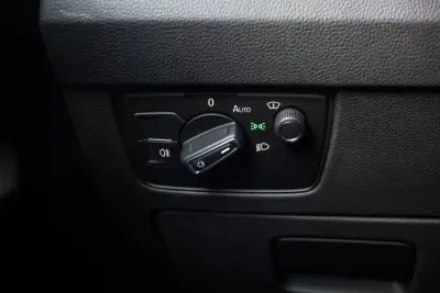 Volkswagen Passat Variant 2020 - 23990 EUR, 19072 km - 19072km - foto 21 de 43