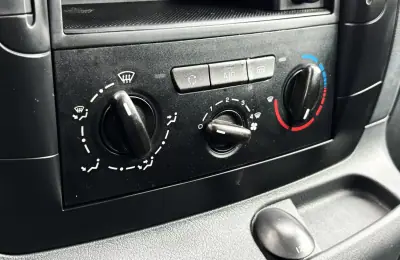 Citroën Jumpy 2015 - 16900 EUR, 135000 km - AUTO.MOTO.pt - 135000km - foto 33 de 39