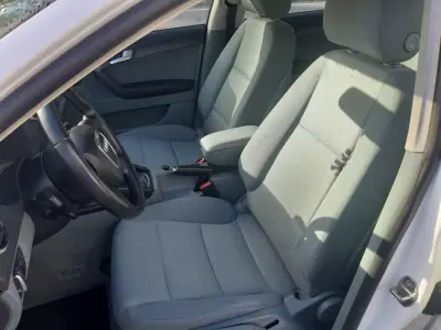 Audi A3 Sportback 2010 - 9900 EUR, 224980 km - AUTO.MOTO.pt - 224980km - foto 17 de 34