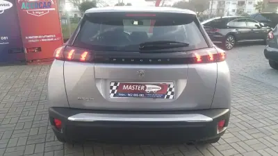 Peugeot 2008 2023 - 18250 EUR, 30000 km - AUTO.MOTO.pt - 30000km - foto 20 de 44