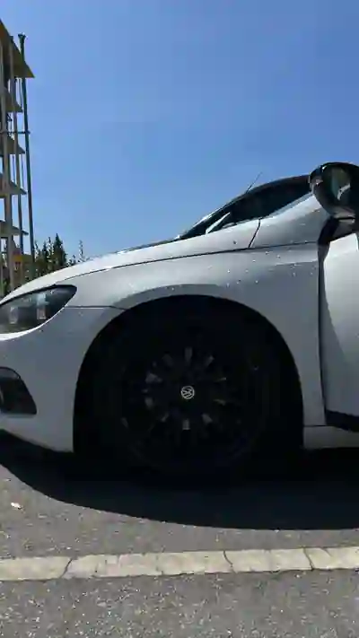Volkswagen Scirocco 2010 - 14990 EUR, 201000 km - 201000km - foto 4 de 8