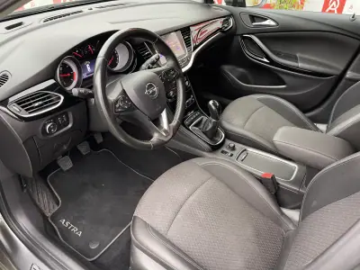 Opel Astra Sports Tourer 2018 - 12990 EUR, 162850 km - AUTO.MOTO.pt - 162850km - foto 11 de 23