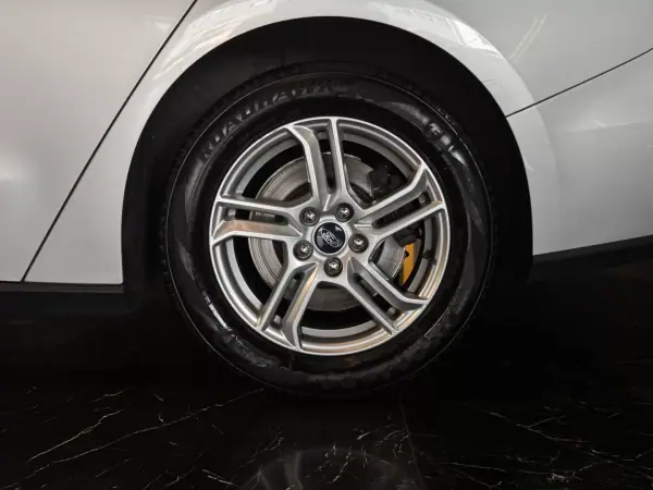 Ford Focus SW 2020 - 13990 EUR, 155200 km - 155200km - foto 8 de 26