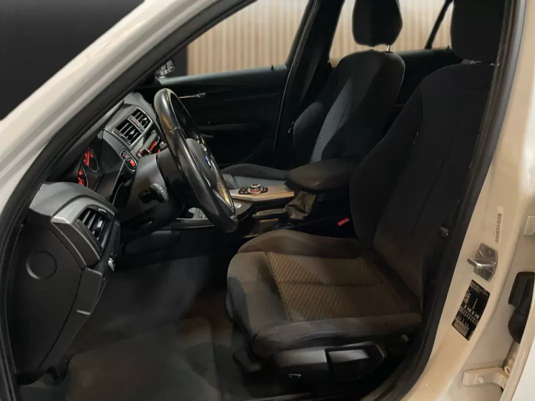 BMW 116 2017 - 18750 EUR, 127000 km - AUTO.MOTO.pt - 127000km - foto 7 de 20