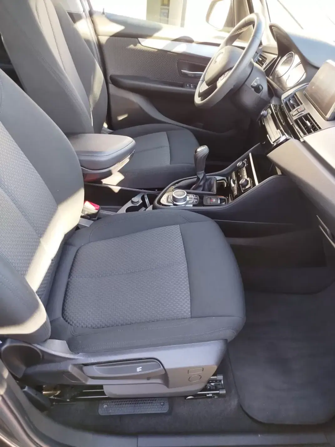 BMW 216 Active Tourer 2019 - 18950 EUR, 47250 km - AUTO.MOTO.pt - 47250km - foto 10 de 20