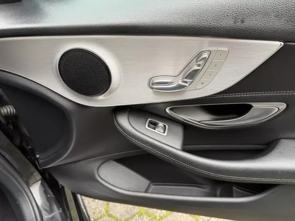 Mercedes-Benz C 220 2016 - 29900 EUR, 160000 km - AUTO.MOTO.pt - 160000km - foto 9 de 26