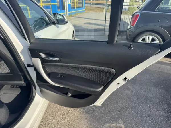 BMW 116 2018 - 15750 EUR, 152297 km - AUTO.MOTO.pt - 152297km - foto 23 de 27
