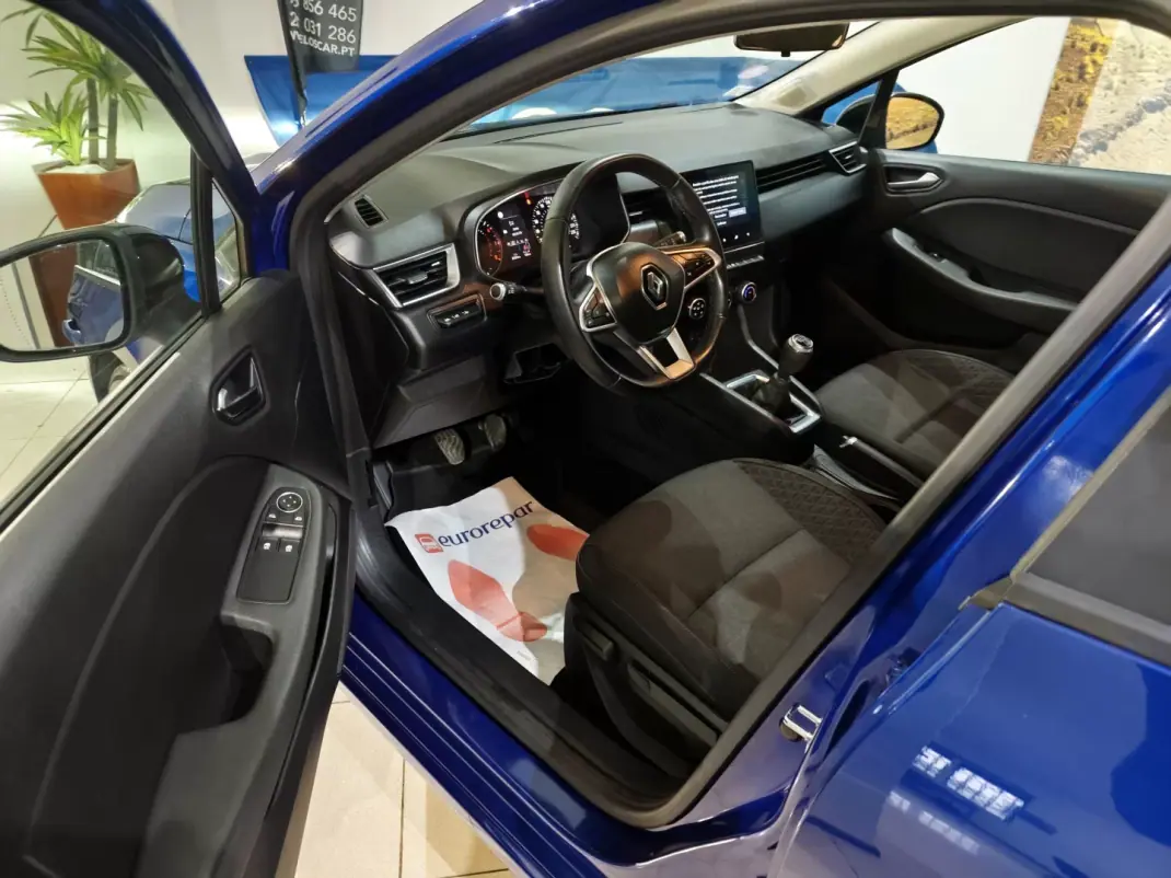 Renault Clio 2021 - 13350 EUR, 87000 km - AUTO.MOTO.pt - 87000km - foto 9 de 25