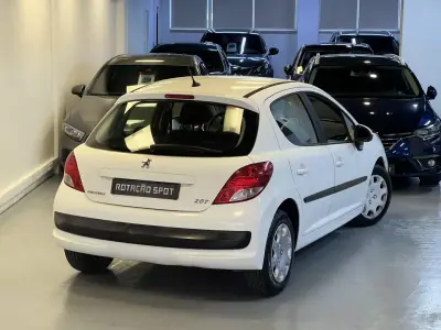Peugeot 207 2010 - 6990 EUR, 125000 km - 125000km - foto 4 de 27