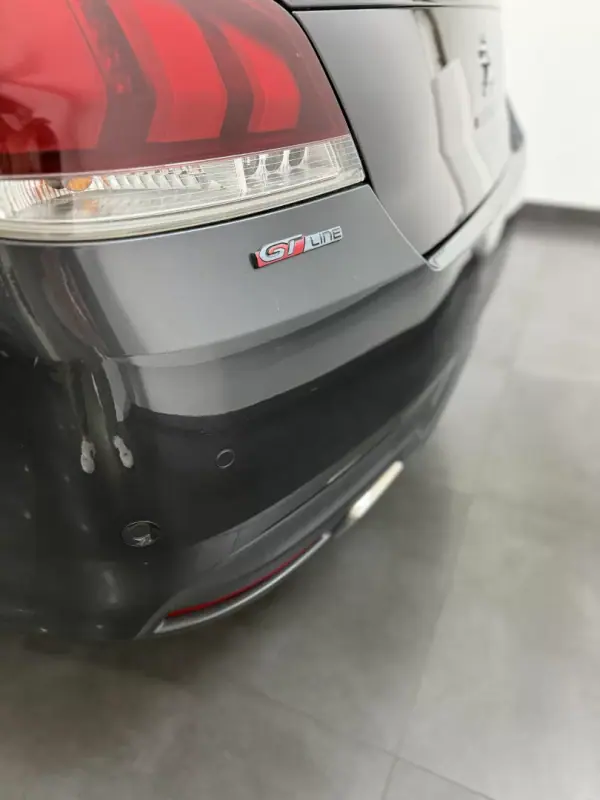 Peugeot 508 2015 - 9990 EUR, 240000 km - AUTO.MOTO.pt - 240000km - foto 5 de 15