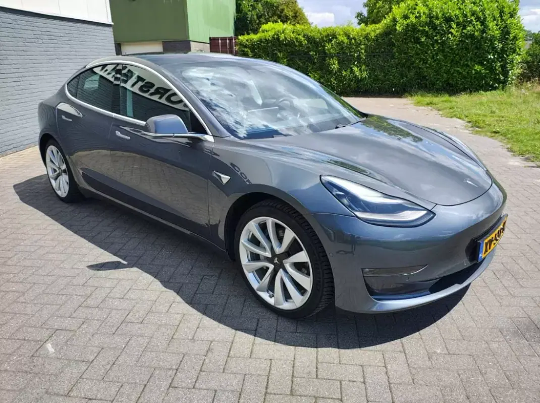 Tesla Model 3 2019 - 22900 EUR, 224000 km - AUTO.MOTO.pt - 224000km - foto 1 de 26