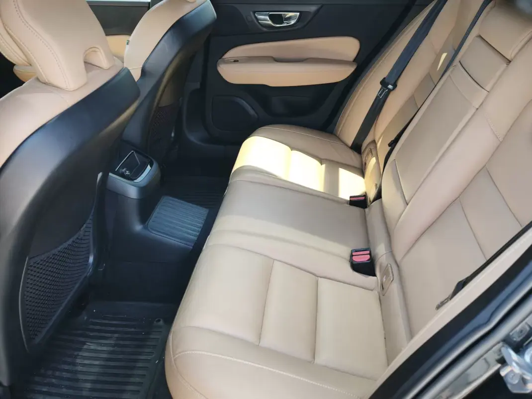 Volvo V60 2019 - 22900 EUR, 182000 km - 182000km - foto 20 de 25