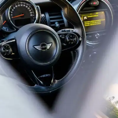 MINI Cooper 2015 - 19999 EUR, 172000 km - AUTO.MOTO.pt - 172000km - foto 16 de 24