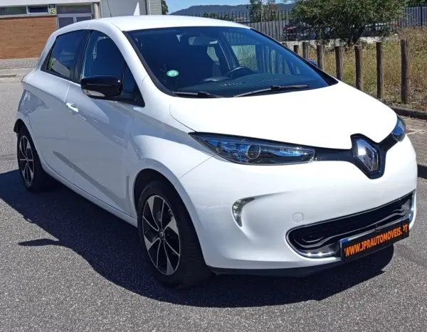 Renault Zoe 2019 - 12490 EUR, 52400 km - AUTO.MOTO.pt - 52400km - foto 3 de 17