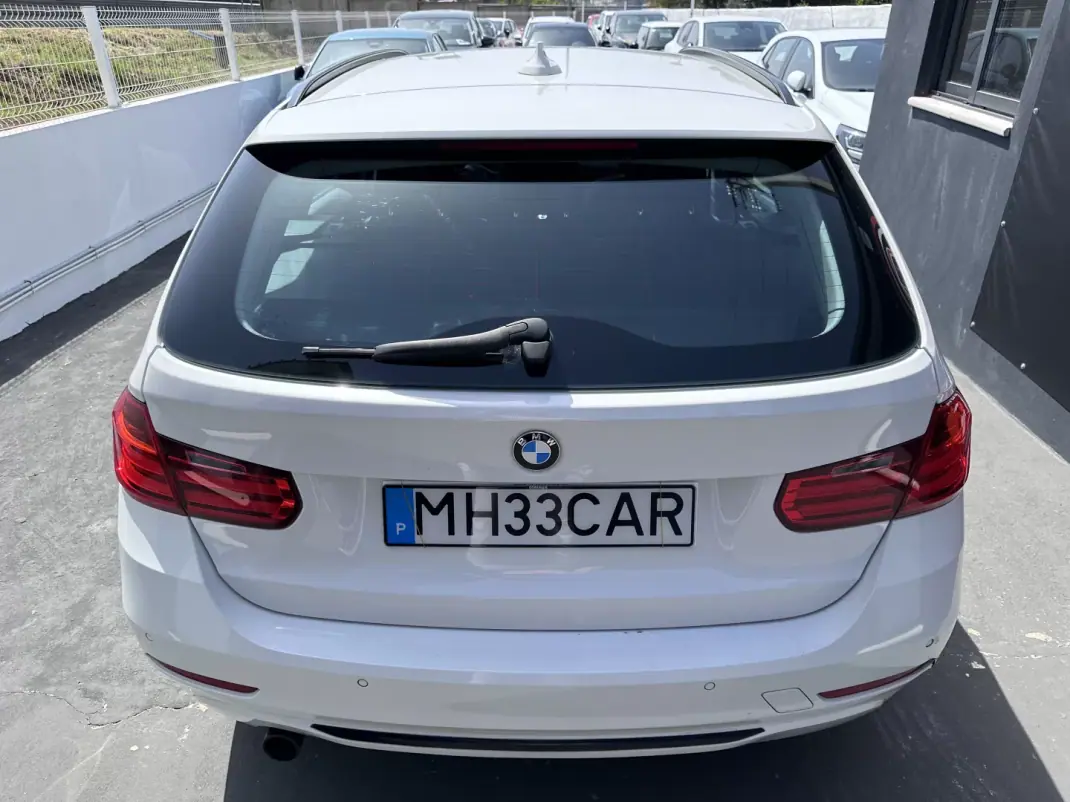 BMW 318 2014 - 12900 EUR, 200000 km - AUTO.MOTO.pt - 200000km - foto 11 de 52