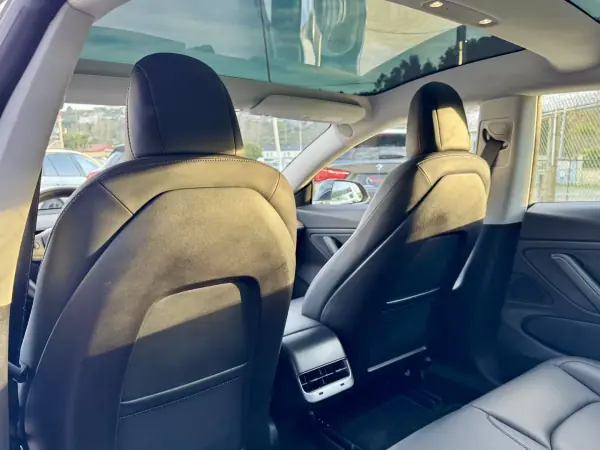 Tesla Model 3 2019 - 21999 EUR, 149000 km - AUTO.MOTO.pt - 149000km - foto 15 de 22