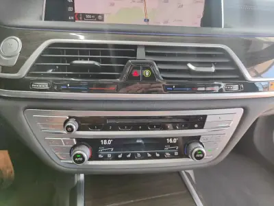 BMW 740 2018 - 29950 EUR, 249000 km - AUTO.MOTO.pt - 249000km - foto 27 de 41
