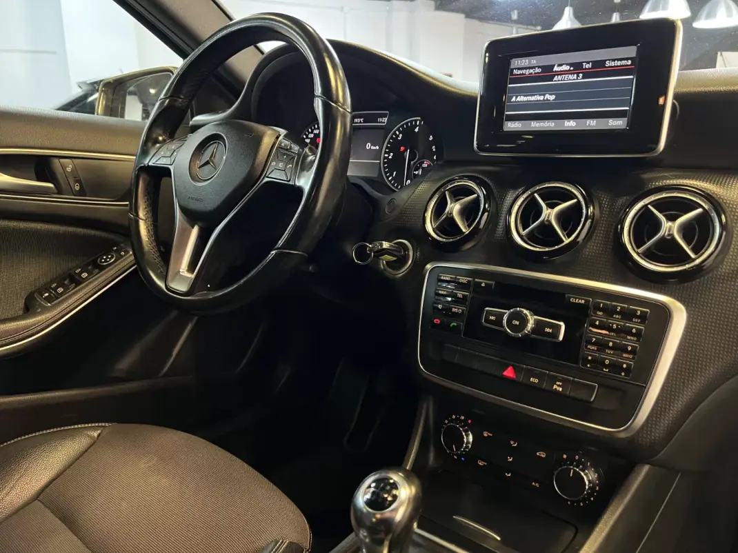Mercedes-Benz A 180 2013 - 12990 EUR, 180000 km - AUTO.MOTO.pt - 180000km - foto 18 de 36