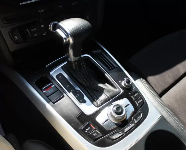 Audi A5 Cabrio 2013 - 19400 EUR, 190000 km - 190000km - foto 23 de 34