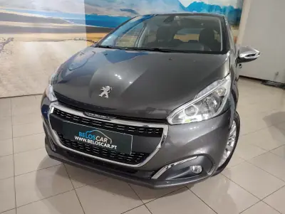 Peugeot 208 2019 - 10300 EUR, 58000 km - AUTO.MOTO.pt - 58000km - foto 3 de 25
