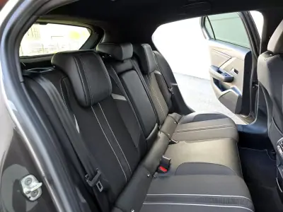 Opel Astra 2023 - 19900 EUR, 16940 km - AUTO.MOTO.pt - 16940km - foto 38 de 39