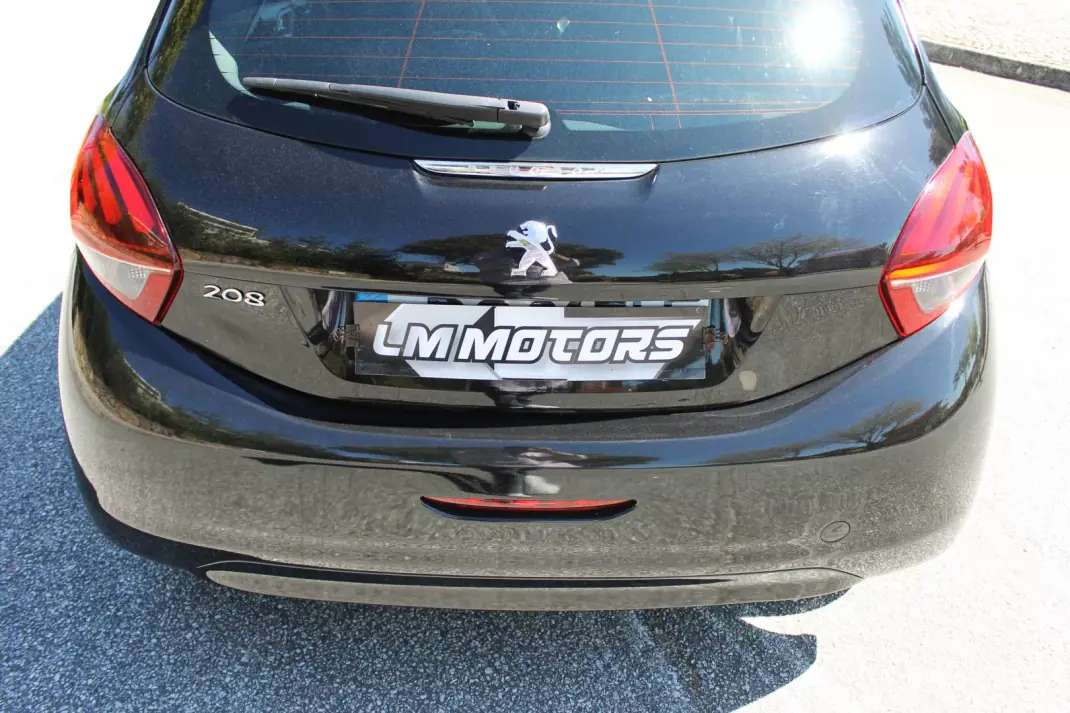 Peugeot 208 2018 - 9990 EUR, 109000 km - AUTO.MOTO.pt - 109000km - foto 15 de 27