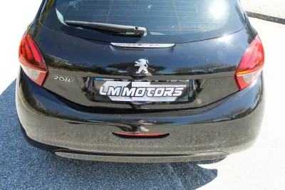 Peugeot 208 2018 - 9990 EUR, 109000 km - AUTO.MOTO.pt - 109000km - foto 15 de 27