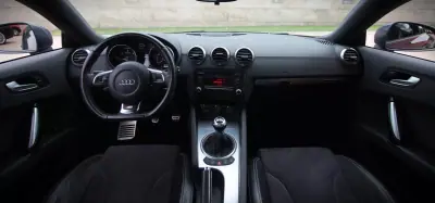 Audi TT Coupé 2009 - 16990 EUR, 185000 km - AUTO.MOTO.pt - 185000km - foto 11 de 29