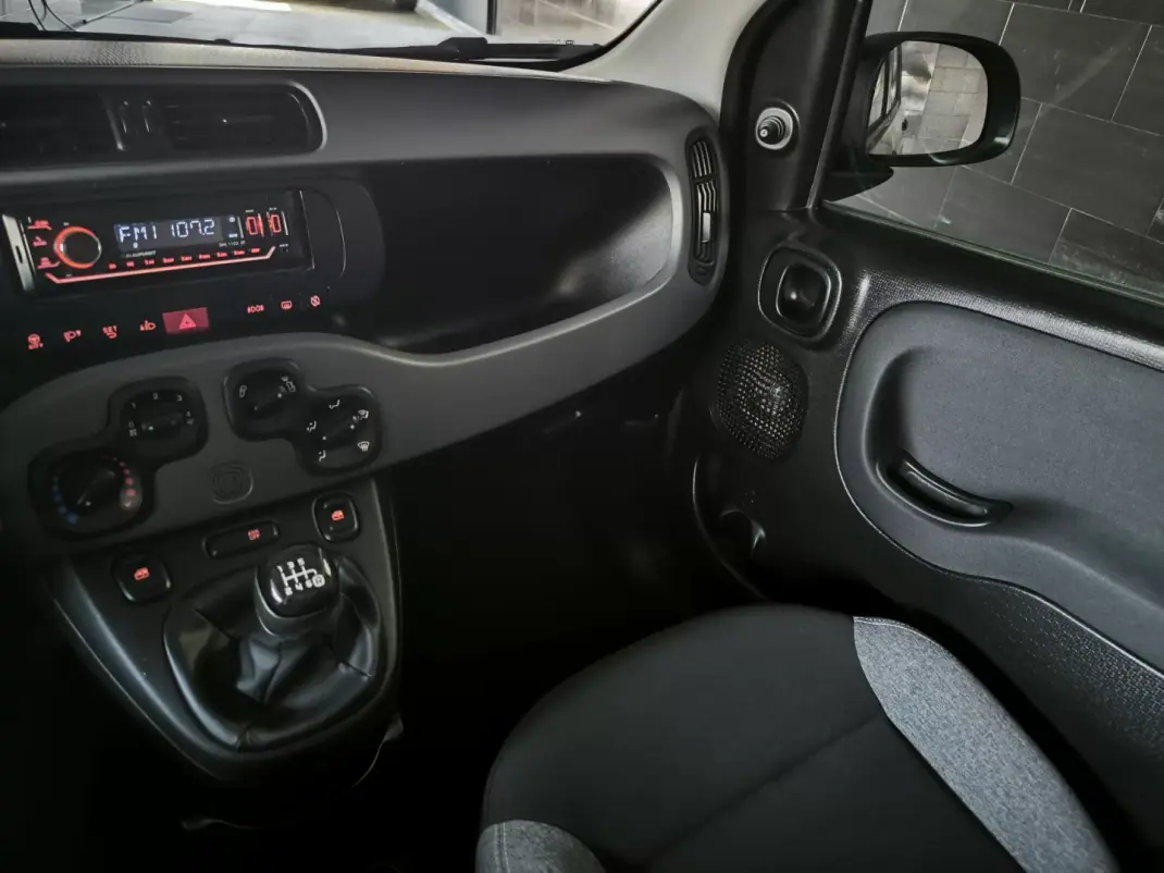 Fiat Panda 2023 - 10950 EUR, 66000 km - AUTO.MOTO.pt - 66000km - foto 25 de 29