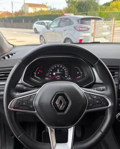 Renault Captur 2021 — foto 6 de 24