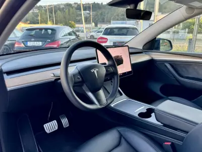 Tesla Model Y 2024 - 37999 EUR, 89910 km - foto 4 de 15