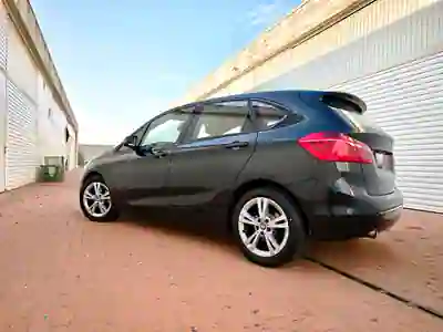 BMW 218 Active Tourer 2014 - 13990 EUR, 243000 km - AUTO.MOTO.pt - 243000km - foto 8 de 14