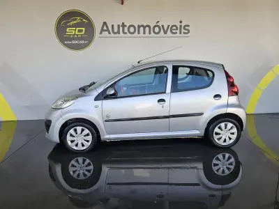 Peugeot 107 2012 - 4250 EUR, 163000 km - AUTO.MOTO.pt - 163000km - foto 2 de 9