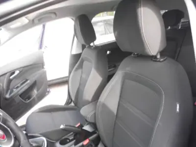 Fiat Tipo 2018 - 13500 EUR, 106069 km - AUTO.MOTO.pt - 106069km - foto 2 de 12