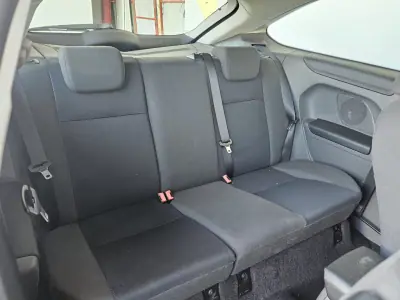 Ford Focus 2006 - 6750 EUR, 130000 km - AUTO.MOTO.pt - 130000km - foto 6 de 10