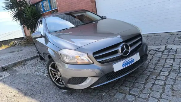 Mercedes-Benz A 180 2013 - 12500 EUR, 180000 km - AUTO.MOTO.pt - 180000km - foto 14 de 15