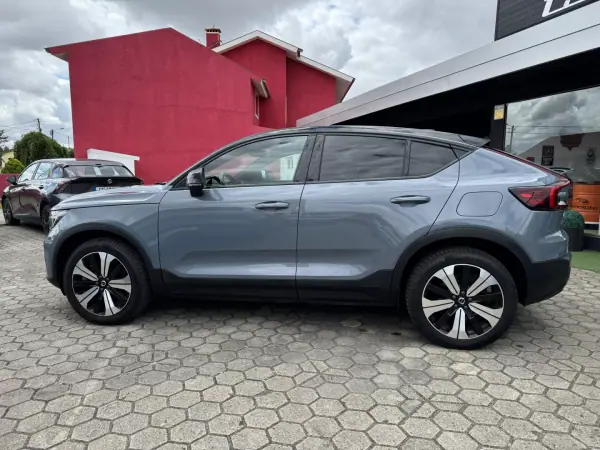 Volvo C40 2022 - 31900 EUR, 60000 km - AUTO.MOTO.pt - 60000km - foto 4 de 50