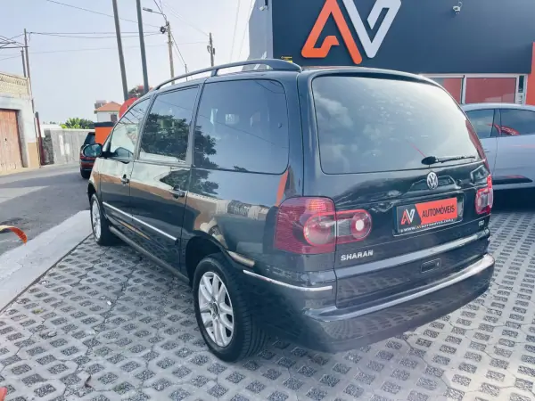 Volkswagen Sharan 2009 - 10950 EUR, 110000 km - AUTO.MOTO.pt - 110000km - foto 5 de 13