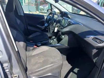 Peugeot 2008 2016 - 8250 EUR, 93942 km - 93942km - foto 22 de 25