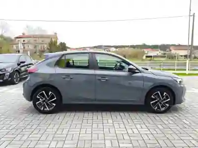 Opel Corsa 2026 - 20500 EUR, 4 km - AUTO.MOTO.pt - 4km - foto 8 de 15