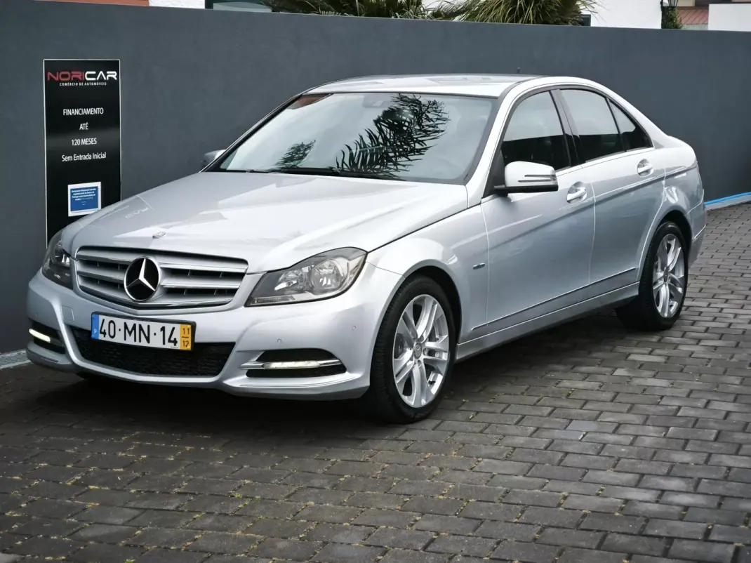 Mercedes-Benz C 220 2011 - 8950 EUR, 430000 km - AUTO.MOTO.pt - 430000km - foto 9 de 52