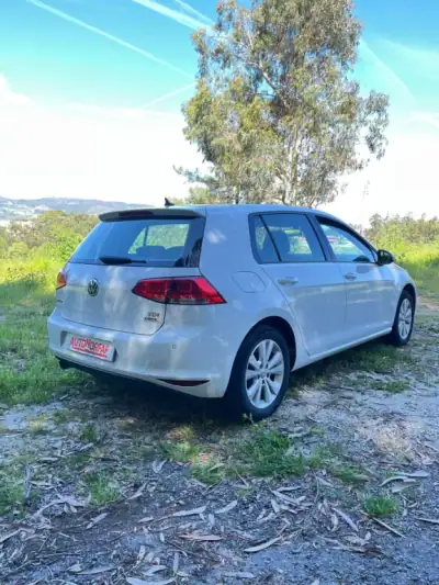 Volkswagen Golf 2016 - 16750 EUR, 235000 km - AUTO.MOTO.pt - 235000km - foto 3 de 22