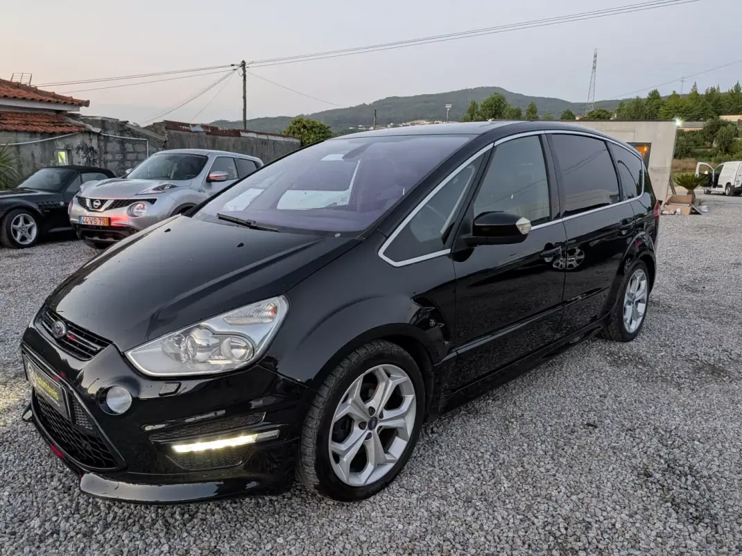 Ford S-Max 2011 - 10900 EUR, 285000 km - AUTO.MOTO.pt - 285000km - foto 1 de 15