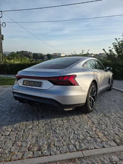 Audi e-tron GT 2021 - 52499 EUR, 100000 km - AUTO.MOTO.pt - 100000km - foto 36 de 46