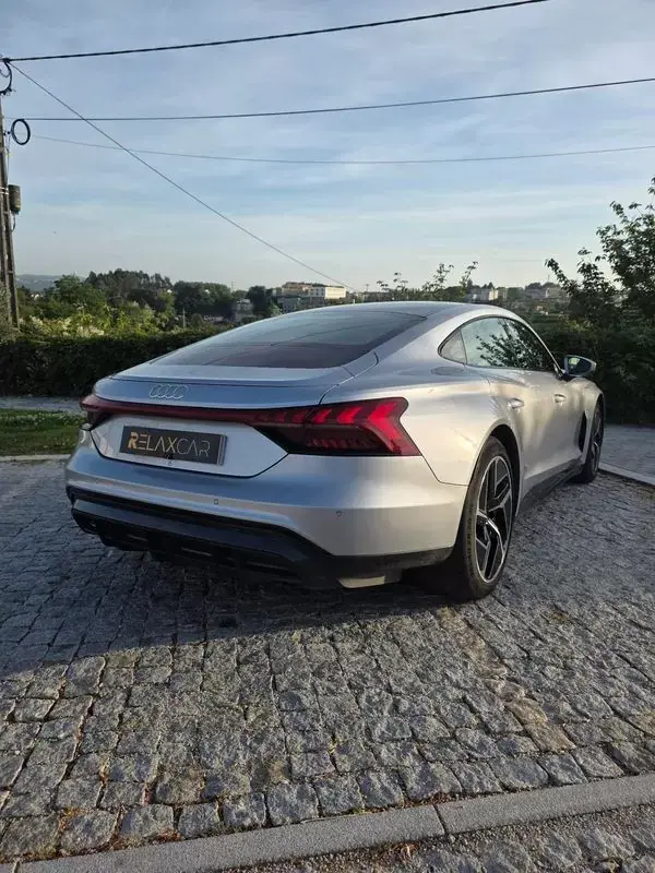 Audi e-tron GT 2021 - 52499 EUR, 100000 km - AUTO.MOTO.pt - 100000km - foto 36 de 46