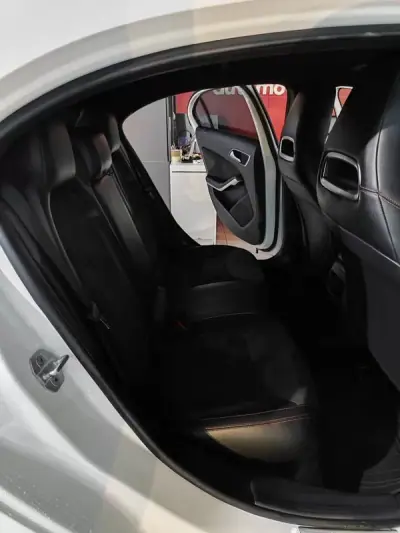 Mercedes-Benz A 180 2013 - 17650 EUR, 96800 km - AUTO.MOTO.pt - 96800km - foto 13 de 31