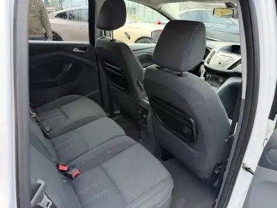 Ford C-Max 2011 - 8900 EUR, 205000 km - AUTO.MOTO.pt - 205000km - foto 8 de 9