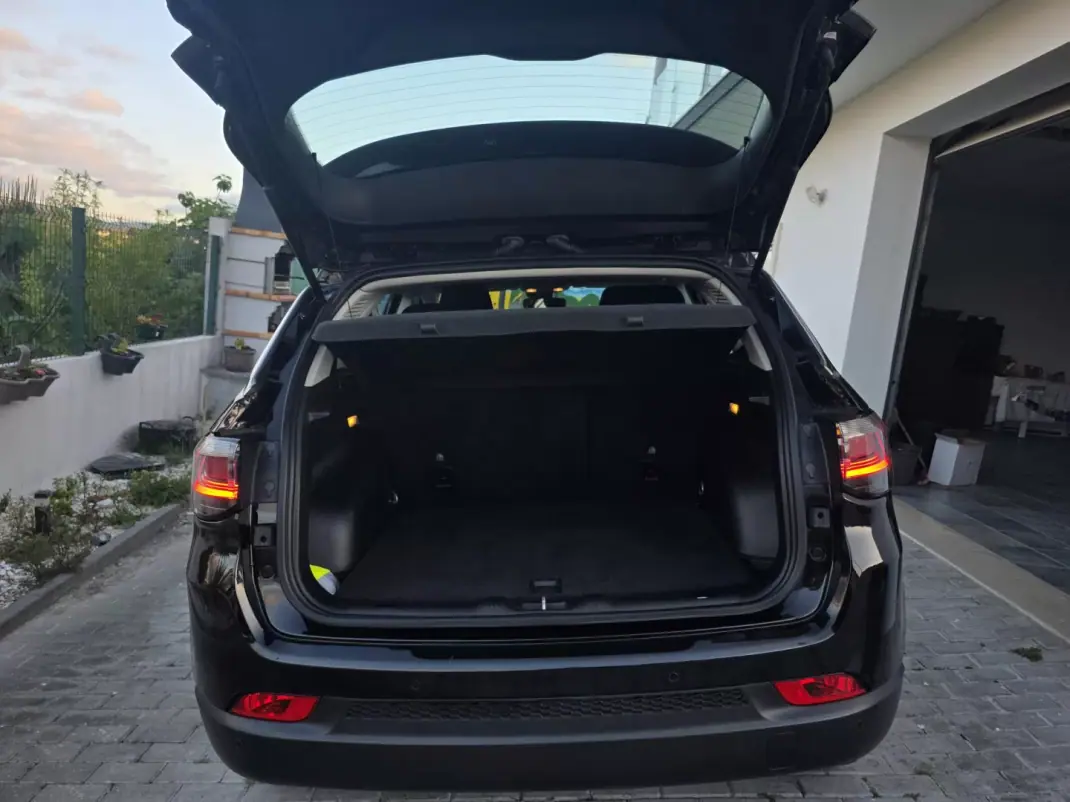 Jeep Compass 2021 - 20900 EUR, 142000 km - AUTO.MOTO.pt - 142000km - foto 52 de 65