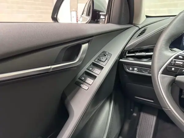 Kia e-Niro 2023 - 27950 EUR, 27488 km - AUTO.MOTO.pt - 27488km - foto 49 de 53